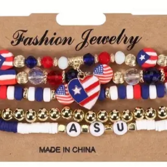 Red and White Patriotic Beaded Bracelet Set - Picture 5 of 6